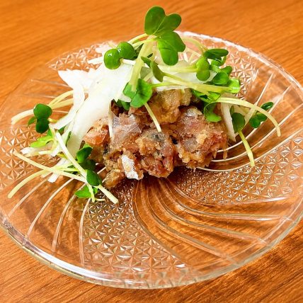 貝割れとアジなめろう